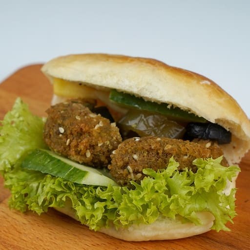 ساندوش صمون فلافل